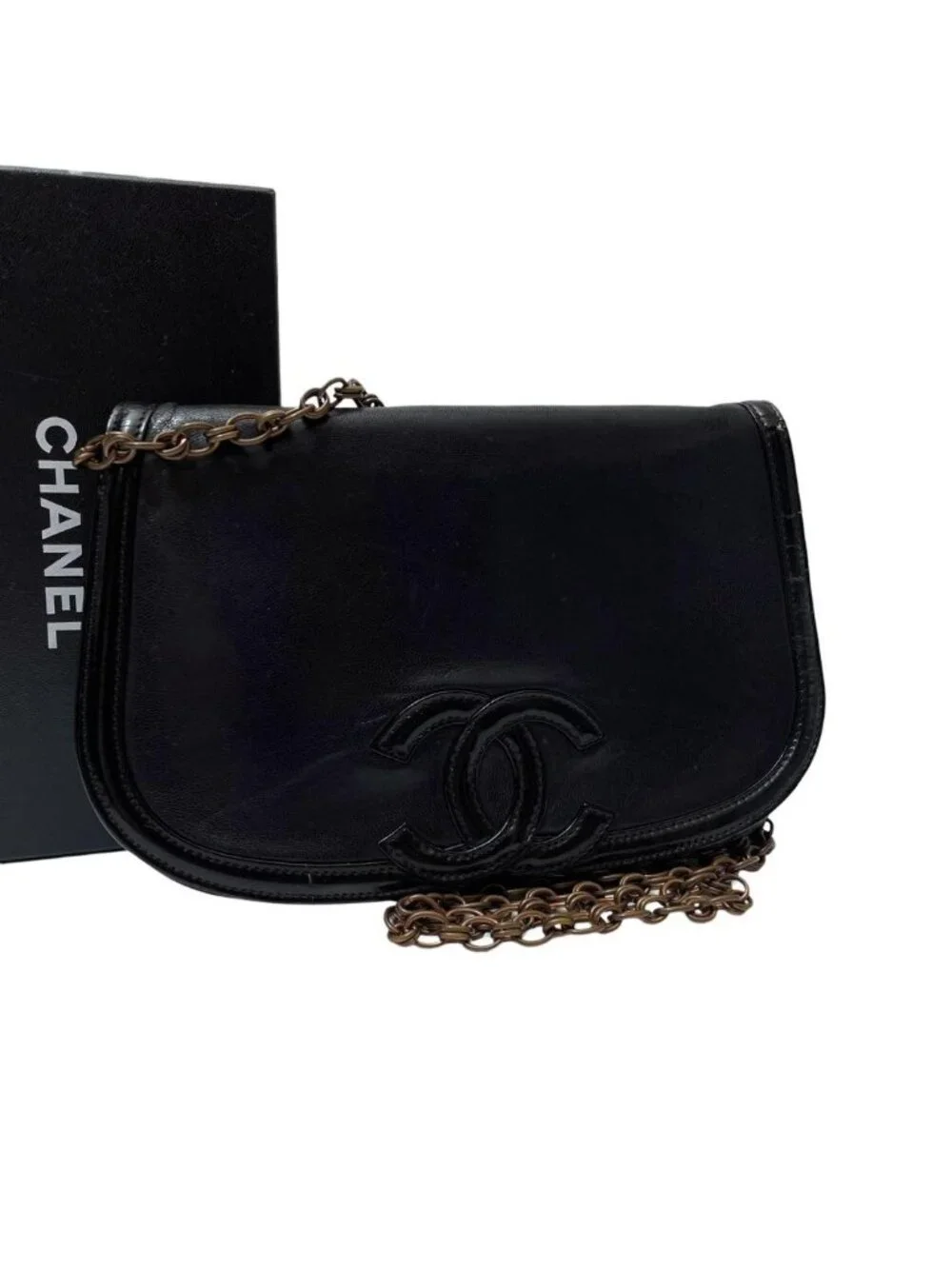 Chanel Lambskin CC Logo Chain Shoulder Bag Black
